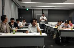 会の様子