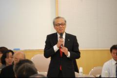 来賓の小林歯学部長の挨拶
