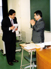質問を受ける柏田教授