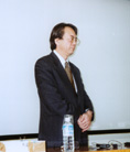 講演をされる尾口助教授